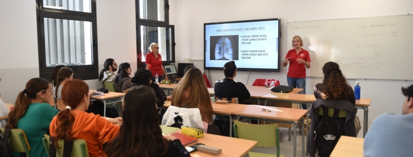 Charla educativa sobre riesgos del vapeo - IFCC